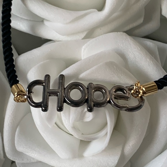 Bracelets - Picture 4 of 16